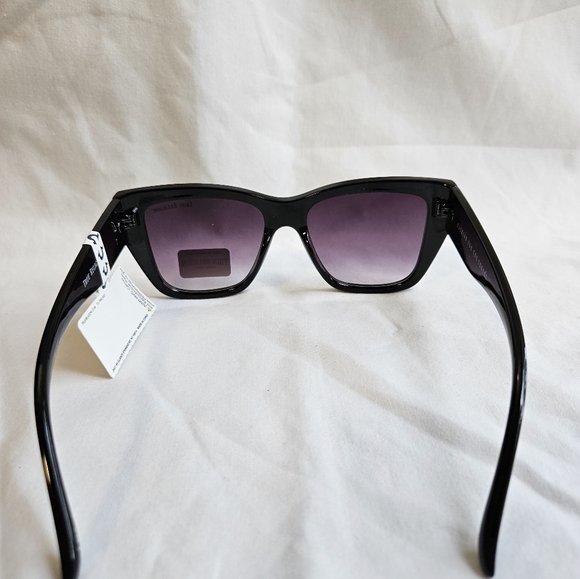 True Religion 100% UV Protection Sunglasses NWOTC - Picture 2 of 8